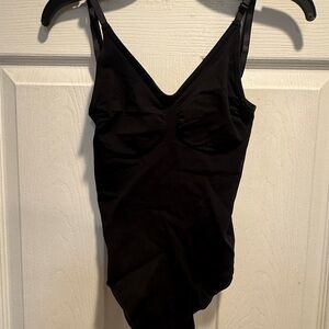 Sleek Black Women's Shapewear Bodysuit